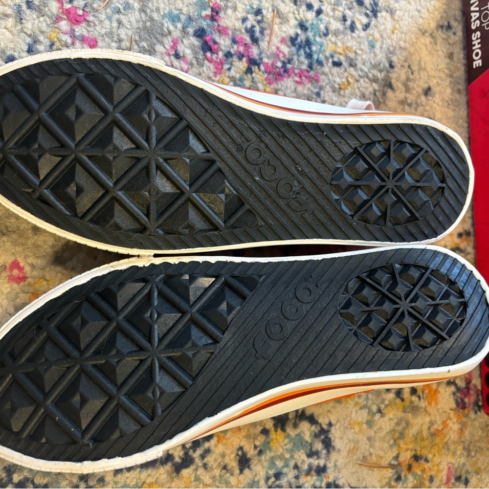 Virginia Tech womens sneakers size 6 brand new never worn - Picture 4 of 6